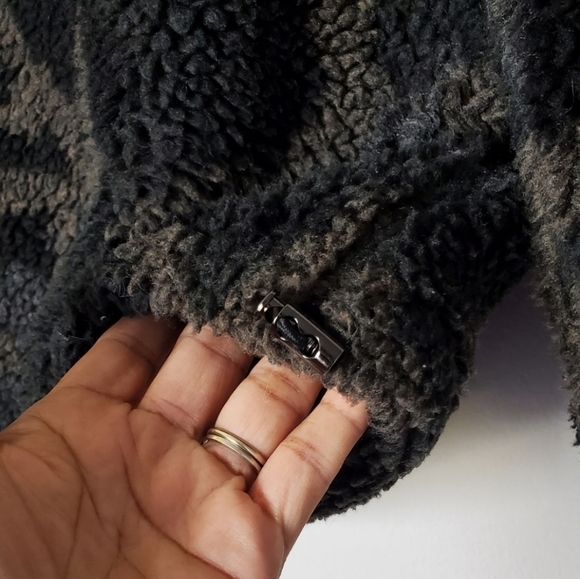 VERONICA BEARD Kylan Sherpa Quarter Zip Pullover Size M - Picture 10 of 10